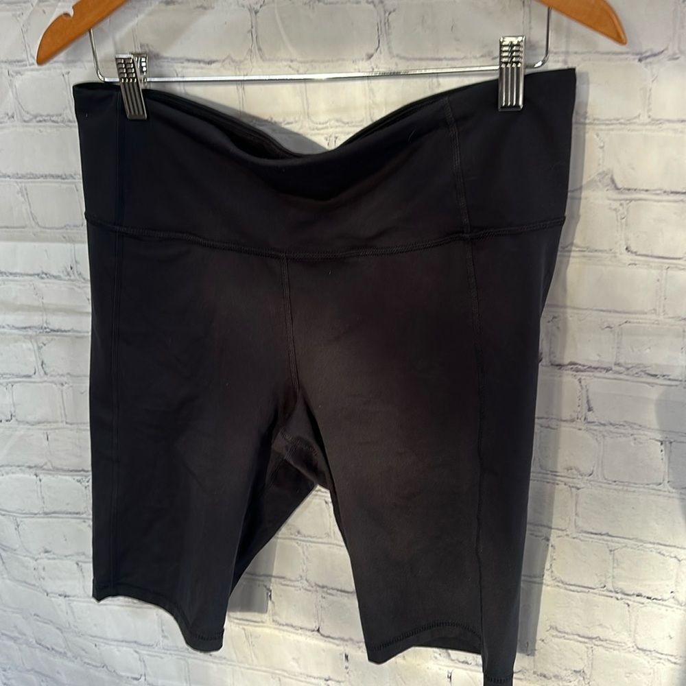 ☀️ All in Motion Black Activewear Shorts Women’s XL | No-Pocket Design